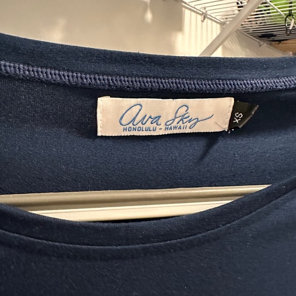 Ava Sky navy top short sleeve XS - Picture 3 of 3